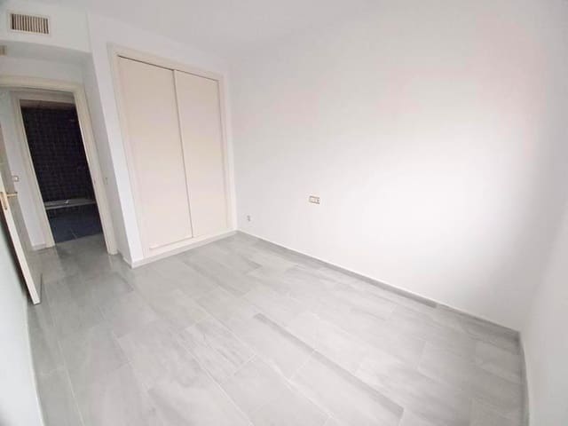 2 soverom Penthouse til leie i Puerto de Estepona, Estepona med svømmebasseng garasje - € 1 850 (Ref: 9580024)