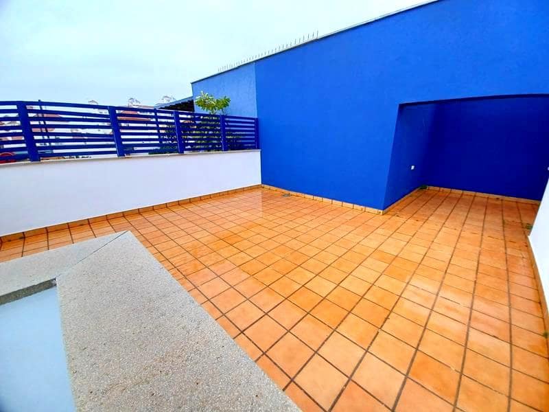 2 soverom Penthouse til leie i Estepona med svømmebasseng garasje - € 1 850 (Ref: 9580024)