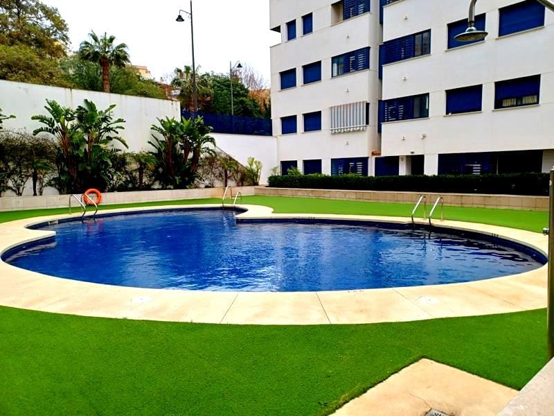 2 soverom Penthouse til leie i Estepona med svømmebasseng garasje - € 1 850 (Ref: 9580024)
