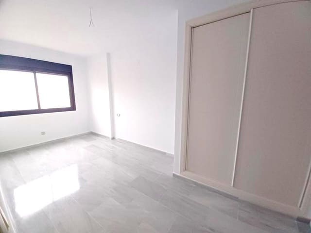 2 soverom Penthouse til leie i Puerto de Estepona, Estepona med svømmebasseng garasje - € 1 850 (Ref: 9580024)