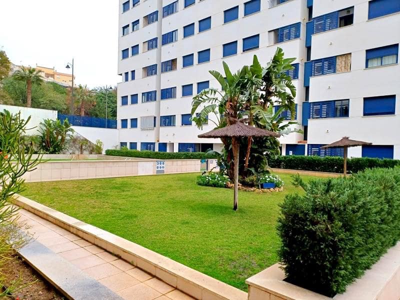 2 soverom Penthouse til leie i Estepona med svømmebasseng garasje - € 1 850 (Ref: 9580024)