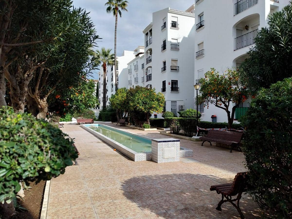 2 soveværelse Lejlighed til salg i San Luis de Sabinillas med swimmingpool - € 239.000 (Ref: 9580025)