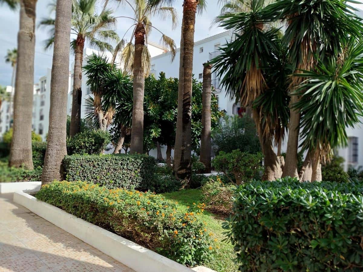 2 soveværelse Lejlighed til salg i San Luis de Sabinillas med swimmingpool - € 239.000 (Ref: 9580025)