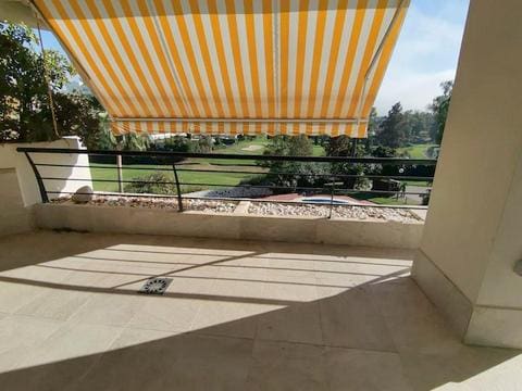 3 soveværelse Lejlighed til leje i San Pedro de Alcantara med swimmingpool garage - € 2.850 (Ref: 9585128)