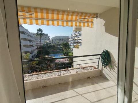 3 soveværelse Lejlighed til leje i San Pedro de Alcantara med swimmingpool garage - € 2.850 (Ref: 9585128)