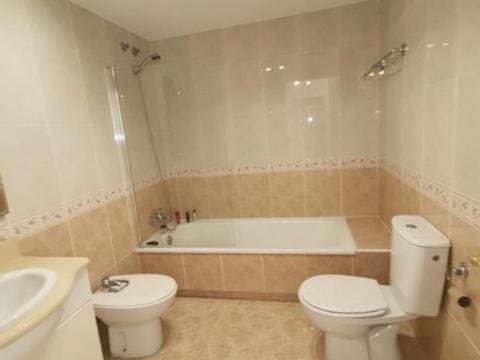 3 soveværelse Lejlighed til leje i San Pedro de Alcantara med swimmingpool garage - € 2.850 (Ref: 9585128)