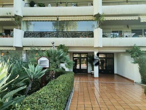 3 soveværelse Lejlighed til leje i San Pedro de Alcantara med swimmingpool garage - € 2.850 (Ref: 9585128)