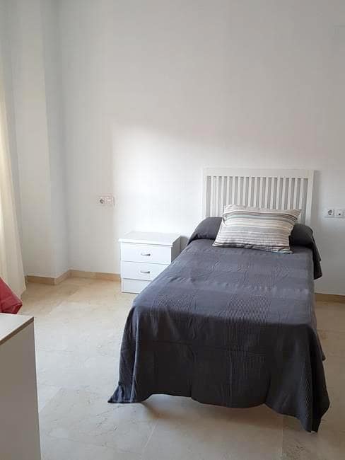 3 bedroom Flat for rent in Malaga city with pool garage - € 1,500 (Ref: 9592190)