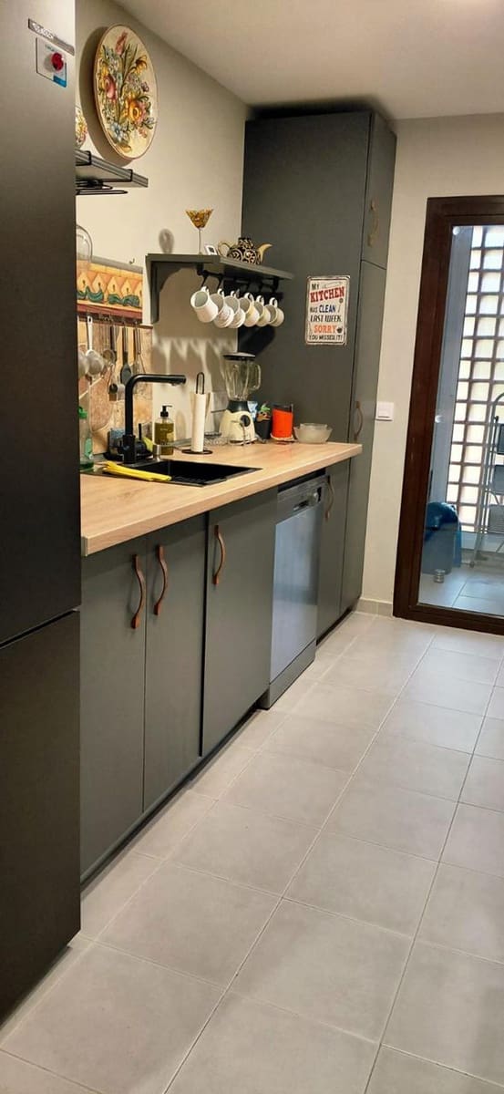 Piso de 2 habitaciones en Estepona en alquiler con piscina - 1.500 € (Ref: 9603579)