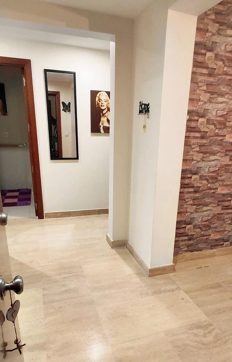 Piso de 2 habitaciones en Estepona en alquiler con piscina - 1.500 € (Ref: 9603579)