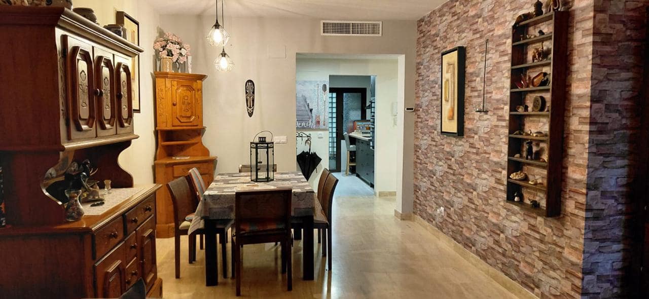 Piso de 2 habitaciones en Estepona en alquiler con piscina - 1.500 € (Ref: 9603579)