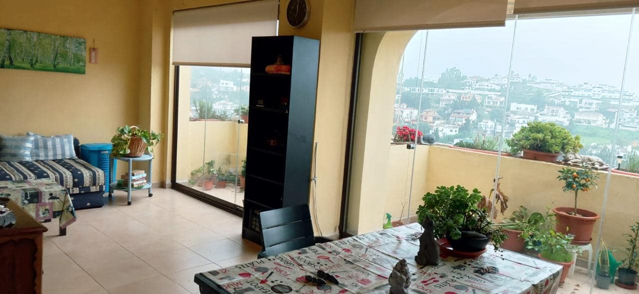 Piso de 2 habitaciones en Estepona en alquiler con piscina - 1.500 € (Ref: 9603579)