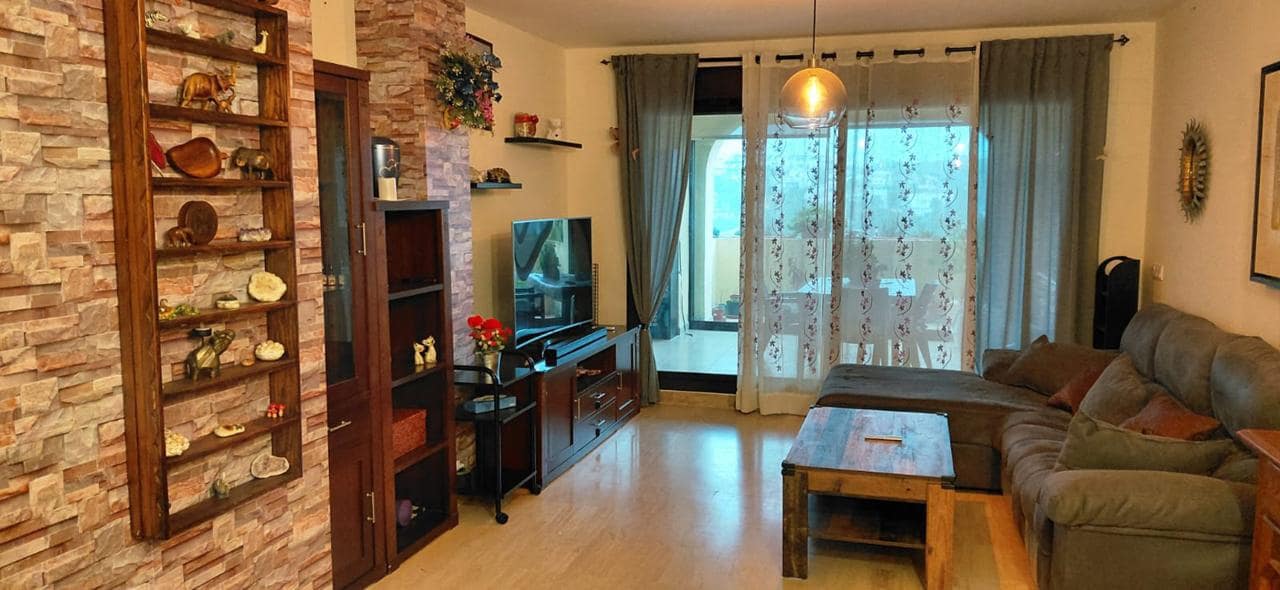 Piso de 2 habitaciones en Estepona en alquiler con piscina - 1.500 € (Ref: 9603579)