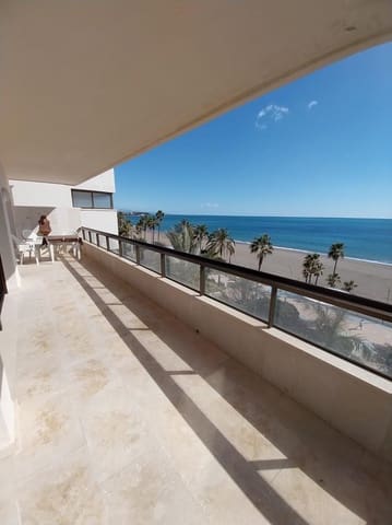 3 sovrum Lägenhet att hyra i Estepona - 2 700 € (Ref: 9606693)