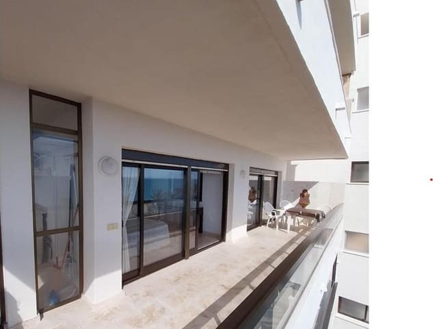 3 sovrum Lägenhet att hyra i Estepona - 2 700 € (Ref: 9606693)