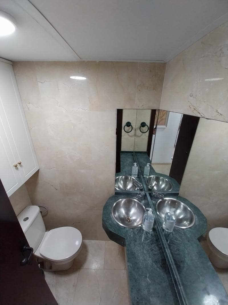 3 slaapkamer Flat te huur in Estepona - € 2.700 (Ref: 9606693)