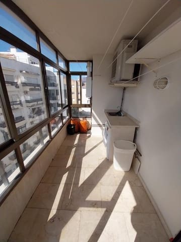 3 sovrum Lägenhet att hyra i Estepona - 2 700 € (Ref: 9606693)