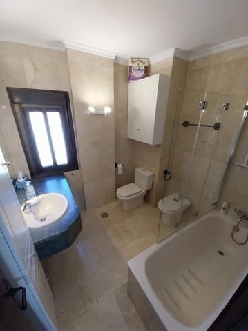 3 sovrum Lägenhet att hyra i Estepona - 2 700 € (Ref: 9606693)