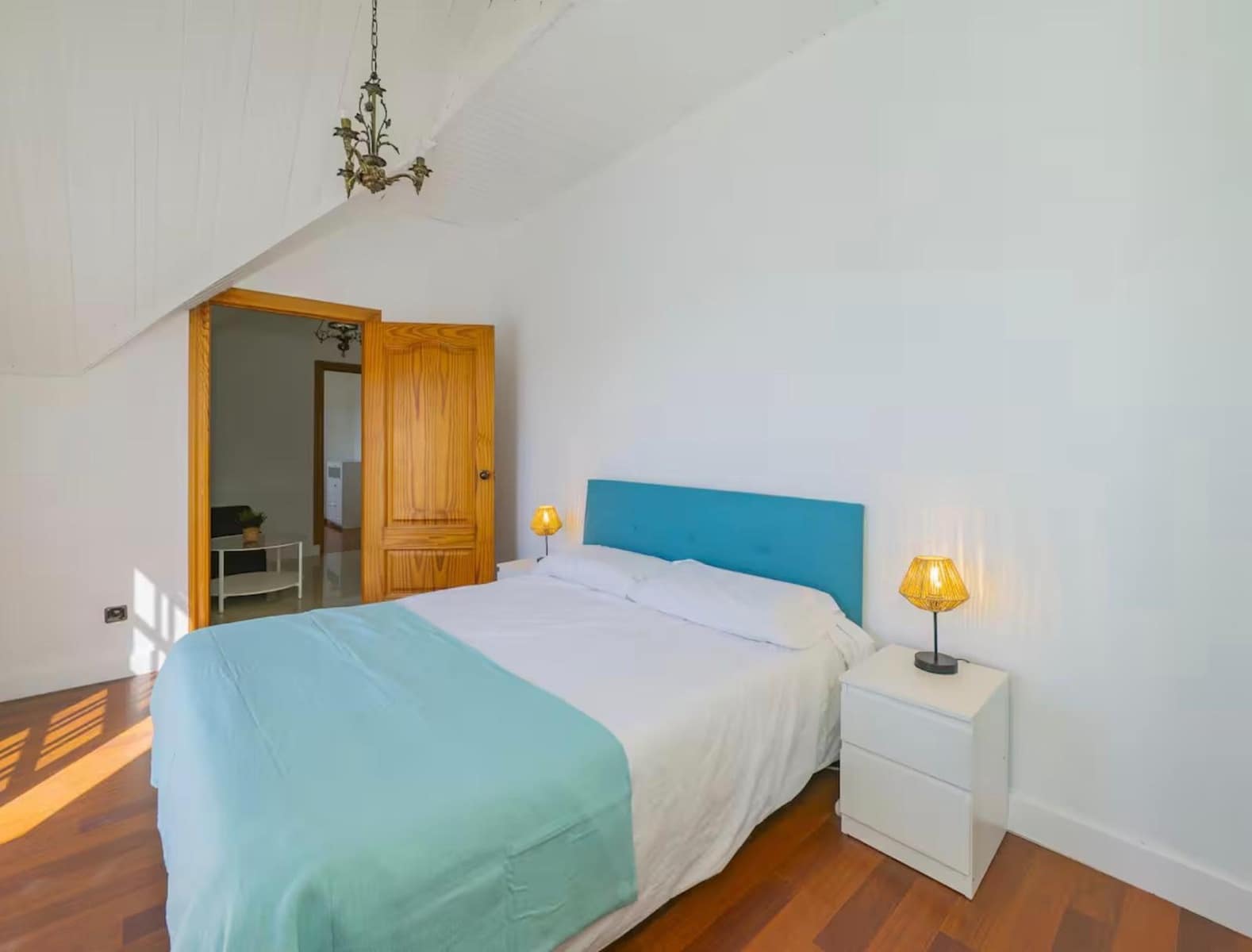 Villa/Maison de 4 chambres à louer à Alhaurin de la Torre avec piscine garage - 4 800 € (Ref: 9606971)