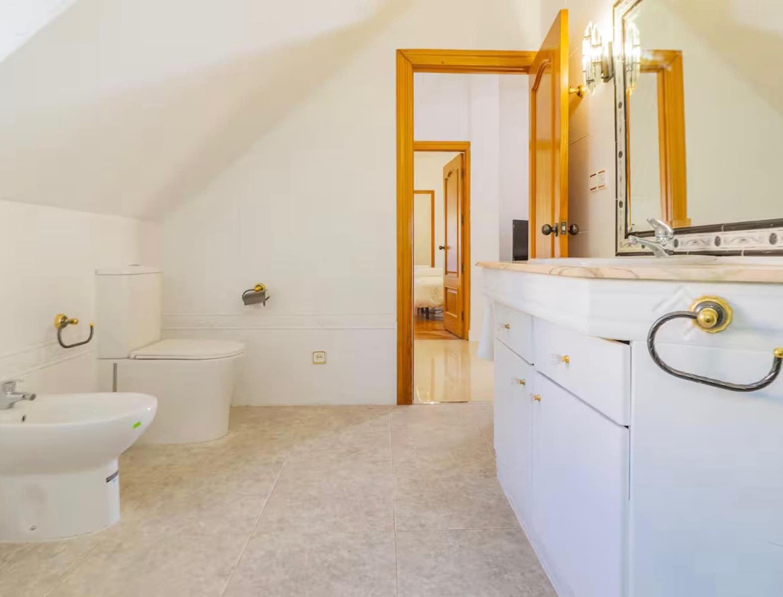 Villa/Maison de 4 chambres à louer à Alhaurin de la Torre avec piscine garage - 4 800 € (Ref: 9606971)