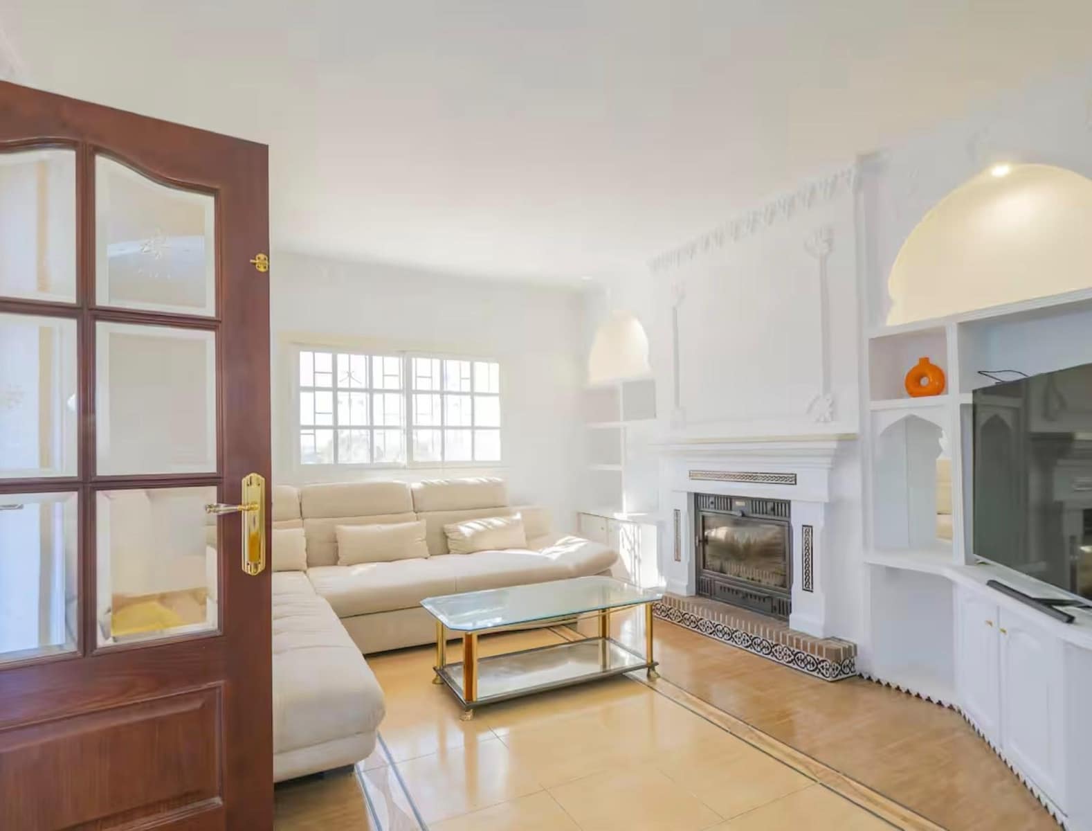 Villa/Maison de 4 chambres à louer à Alhaurin de la Torre avec piscine garage - 4 800 € (Ref: 9606971)