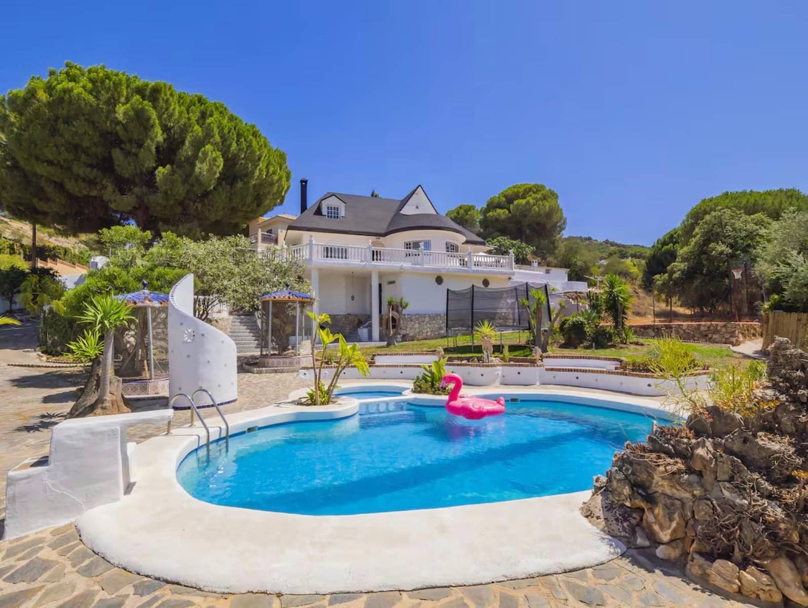 Villa/Maison de 4 chambres à louer à Alhaurin de la Torre avec piscine garage - 4 800 € (Ref: 9606971)