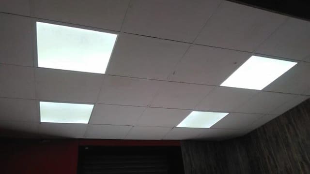 Kommersiell til salgs i Málaga by - € 227 000 (Ref: 9610331)