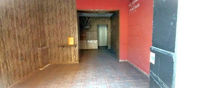 Kommersiell til salgs i Málaga by - € 227 000 (Ref: 9610331)