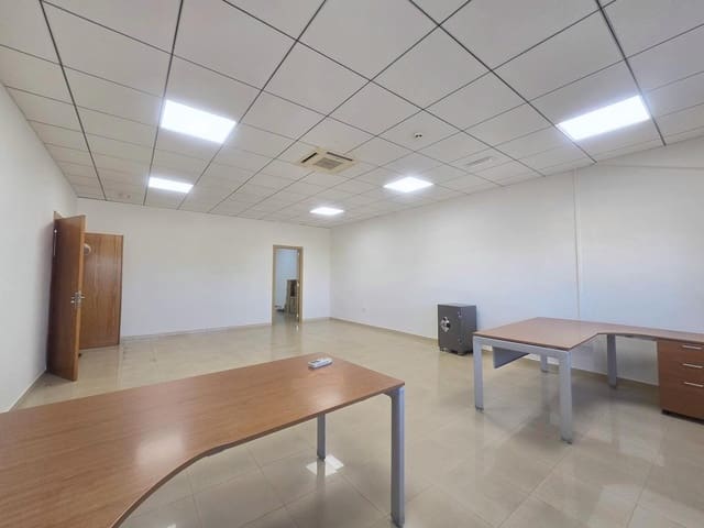 Virksomhed til leje i Mercamalaga, Málaga by med garage - € 22.000 (Ref: 9611870)