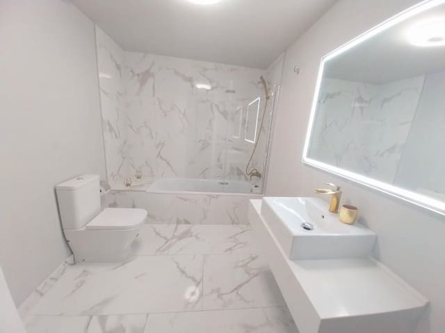 2 soveværelse Lejlighed til salg i San Luis de Sabinillas, Manilva med swimmingpool garage - € 424.000 (Ref: 9624139)