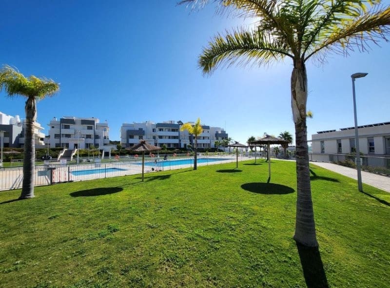 2 soveværelse Lejlighed til salg i San Luis de Sabinillas med swimmingpool garage - € 424.000 (Ref: 9624139)