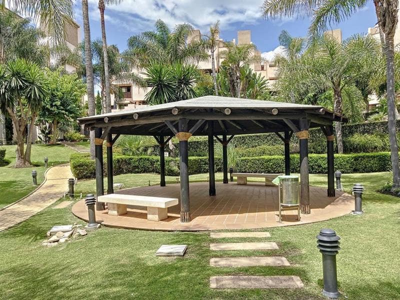 1 bedroom Flat for rent in New Golden Mile with pool garage - € 2,500 (Ref: 9626854)