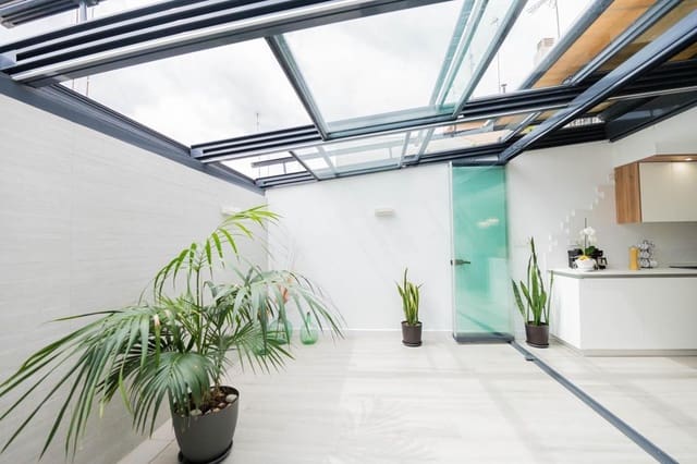 3 chambre Villa/Maison Mitoyenne à vendre à Carlinda, Malaga ville - 545 000 € (Ref: 9635071)