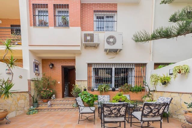 3 chambre Villa/Maison Mitoyenne à vendre à Carlinda, Malaga ville - 545 000 € (Ref: 9635071)