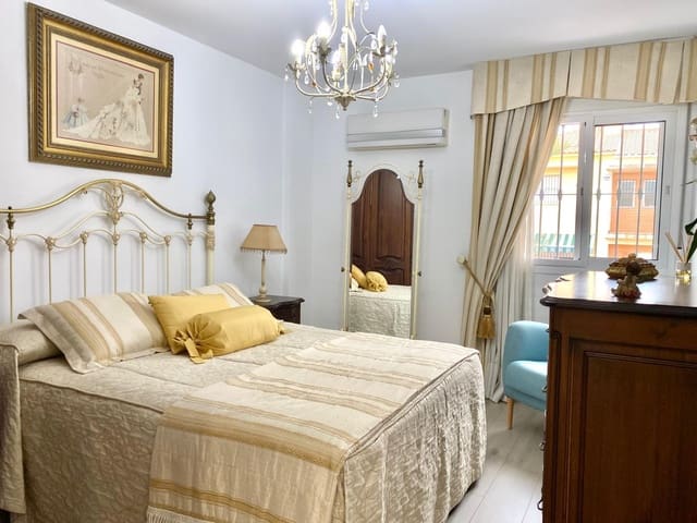 3 quarto Moradia em Banda para venda em Málaga cidade com garagem - 520 000 € (Ref: 9635071)