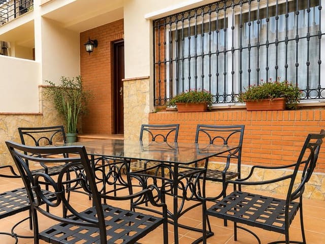3 soveværelse Rækkehus til salg i Málaga by med garage - € 487.900 (Ref: 9635071)