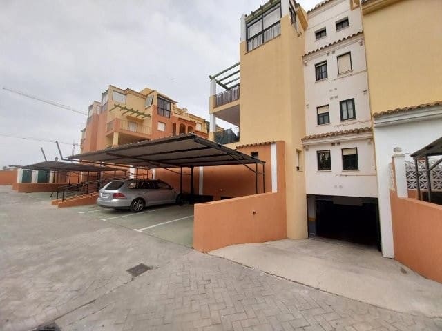 2 makuuhuone Asunto myytävänä paikassa San Luis de Sabinillas mukana uima-altaan 
autotalli - 254 520 € (Ref: 9646166)