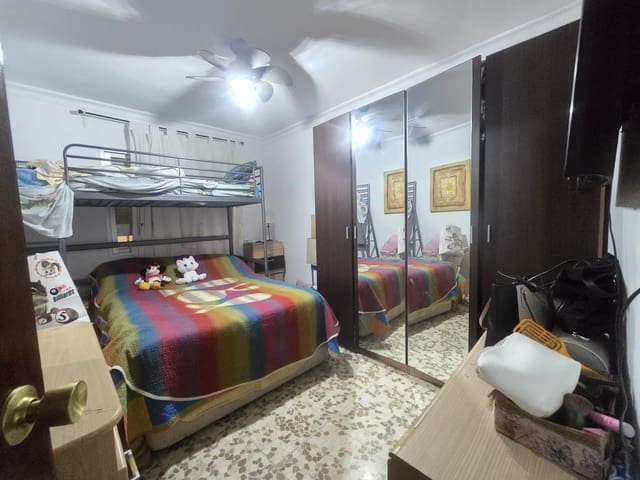 3 Zimmer Wohnung zu verkaufen in Cruz de Humilladero, Málaga Stadt - 260.000 € (Ref: 9650817)