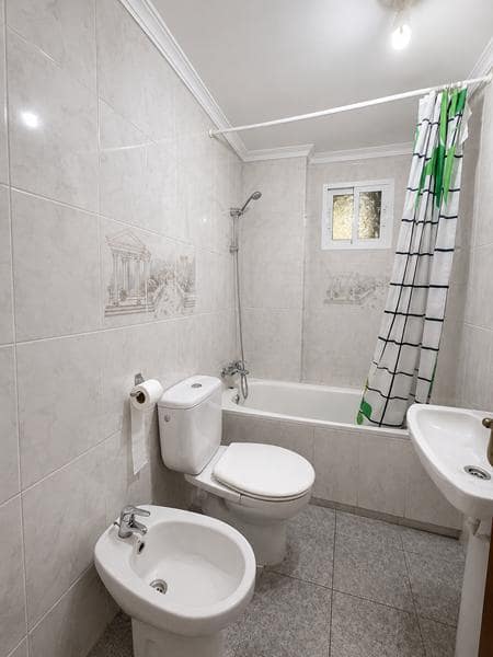 3 Zimmer Wohnung zu verkaufen in Malaga Stadt - 260.000 € (Ref: 9650817)