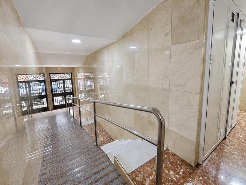 3 Zimmer Wohnung zu verkaufen in Malaga Stadt - 260.000 € (Ref: 9650817)