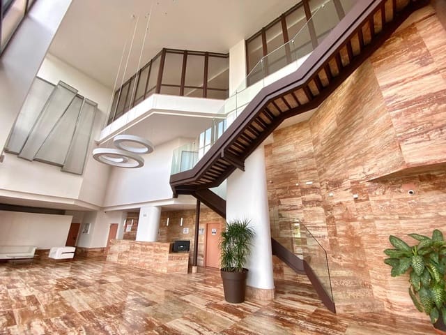 Piso de 3 habitaciones en Teatinos, Málaga ciudad en venta con piscina garaje - 615.000 € (Ref: 9665283)