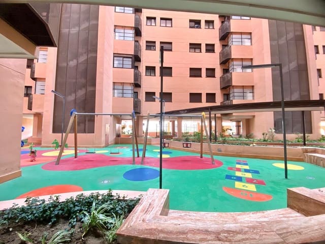 Piso de 3 habitaciones en Teatinos, Málaga ciudad en venta con piscina garaje - 615.000 € (Ref: 9665283)