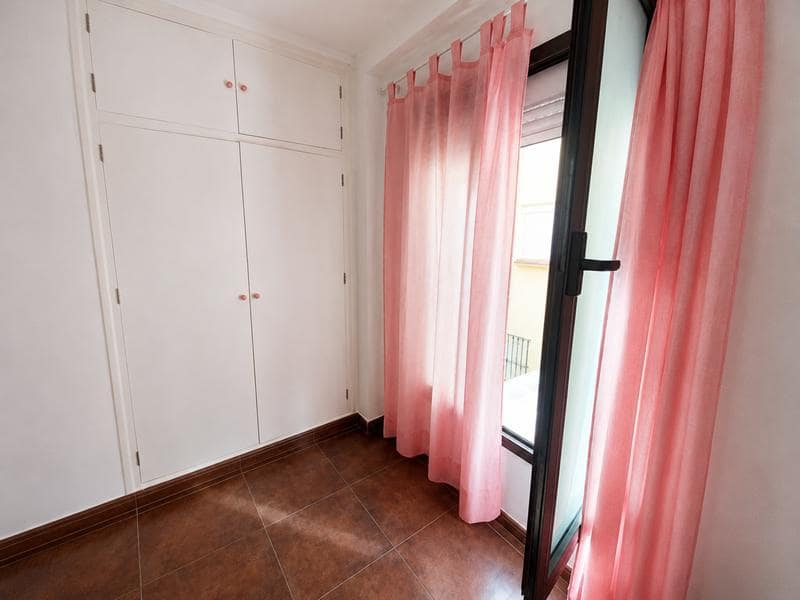 Piso de 2 habitaciones en San Luis de Sabinillas en venta - 212.100 € (Ref: 9665514)