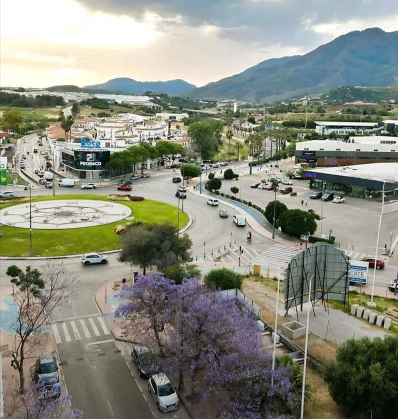 Ático de 2 habitaciones en Estepona en venta con piscina garaje - 390.000 € (Ref: 9665515)