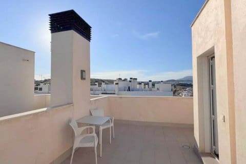 Ático de 2 habitaciones en Estepona en venta con piscina garaje - 390.000 € (Ref: 9665515)