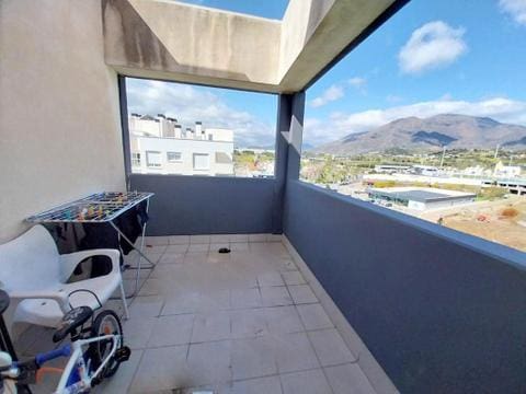 Ático de 2 habitaciones en Estepona en venta con piscina garaje - 390.000 € (Ref: 9665515)