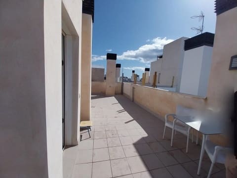 Ático de 2 habitaciones en Estepona en venta con piscina garaje - 390.000 € (Ref: 9665515)