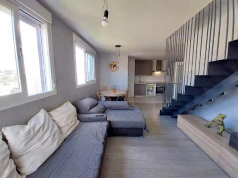 Ático de 2 habitaciones en Estepona en venta con piscina garaje - 390.000 € (Ref: 9665515)