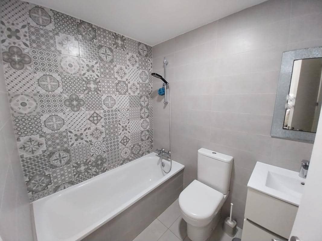 Ático de 2 habitaciones en Estepona en venta con piscina garaje - 390.000 € (Ref: 9665515)