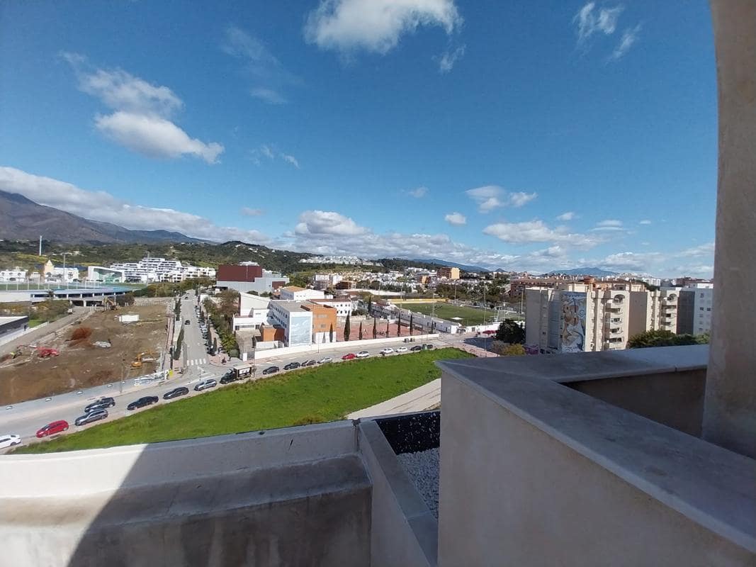 Ático de 2 habitaciones en Estepona en venta con piscina garaje - 390.000 € (Ref: 9665515)